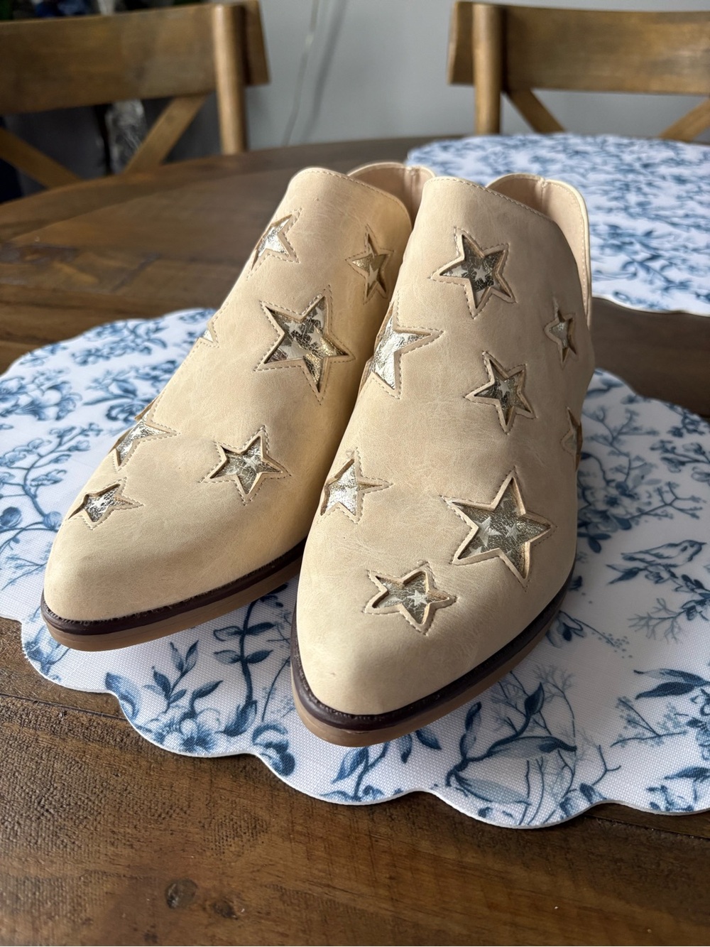 Seven7 Beige Star Cutout Ankle Booties - Picture 2 of 6